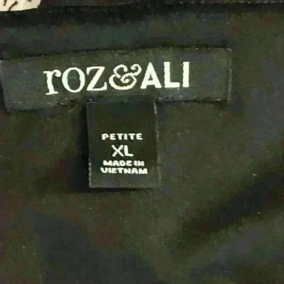 Roz & Ali Black & White Floral Print Midi Dress - Picture 7 of 7